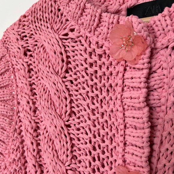 Blogger Fave!  Zara Pink Flower Snap Button Knit Vest Top Floral - Picture 4 of 12